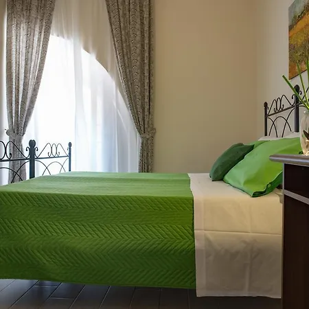 Nocleg ze śniadaniem Palazzo Tornabene 4*